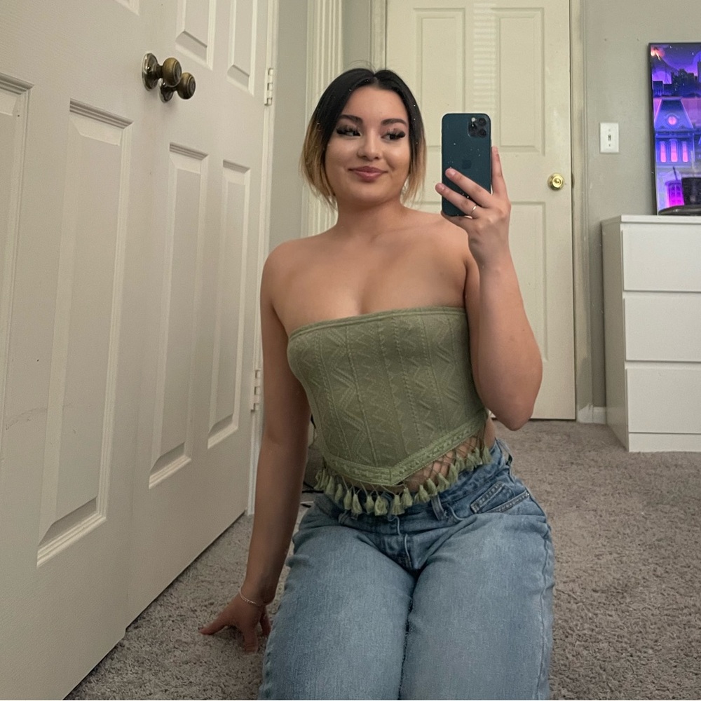 Green crop top